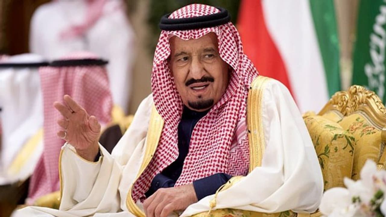 সেনা বিদ্রোহে রাজা সলোমানের মৃত্যু র খবর নসাৎ, ছবি প্রকাশ করে প্রমাণ দিল সৌদি সেনা বিদ্রোহে রাজা সলোমানের মৃত্যু র খবর নসাৎ, ছবি প্রকাশ করে প্রমাণ দিল সৌদি