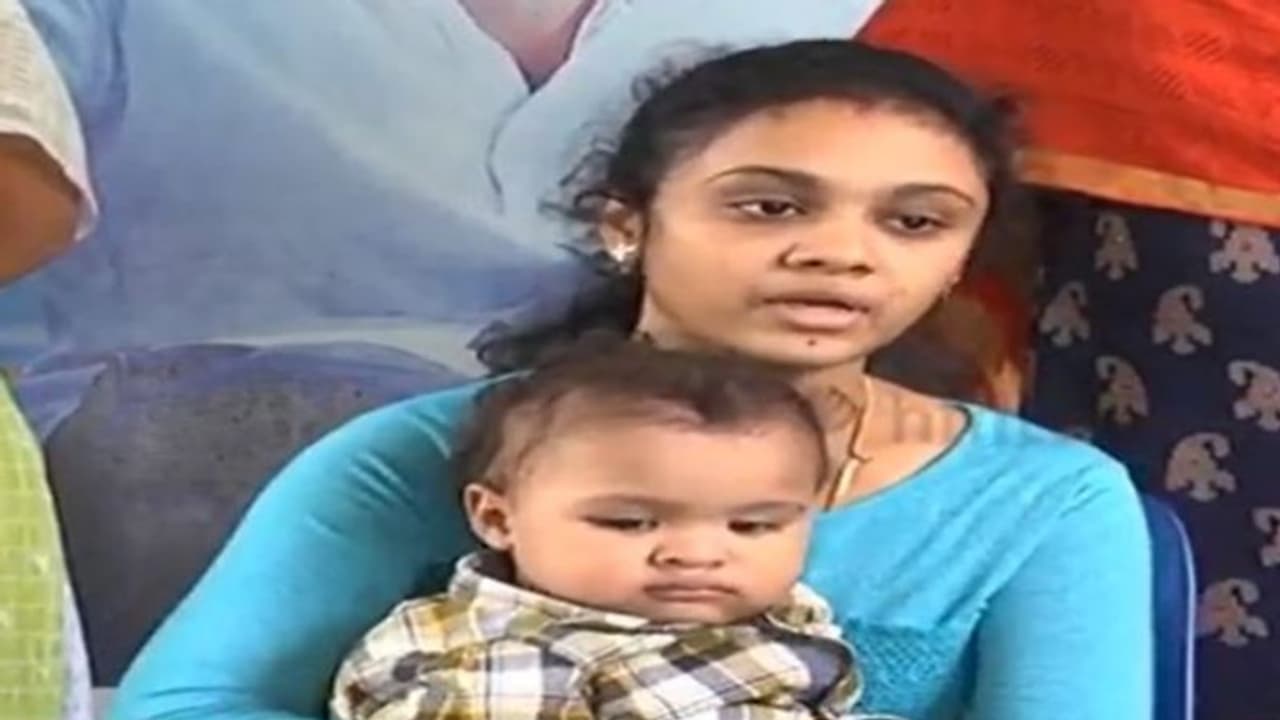 అమ్మ నా దగ్గరికి వస్తే చూసుకొంటా, శ్రవణ్తోనే భయం: అమృత అమ్మ నా దగ్గరికి వస్తే చూసుకొంటా, శ్రవణ్తోనే భయం: అమృత