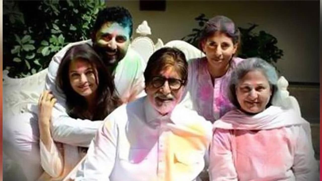 হোলিতে রঙিন বলিউড, বিশেষ বার্তা দিয়ে শুভেচ্ছা তারকাদের হোলিতে রঙিন বলিউড, বিশেষ বার্তা দিয়ে শুভেচ্ছা তারকাদের