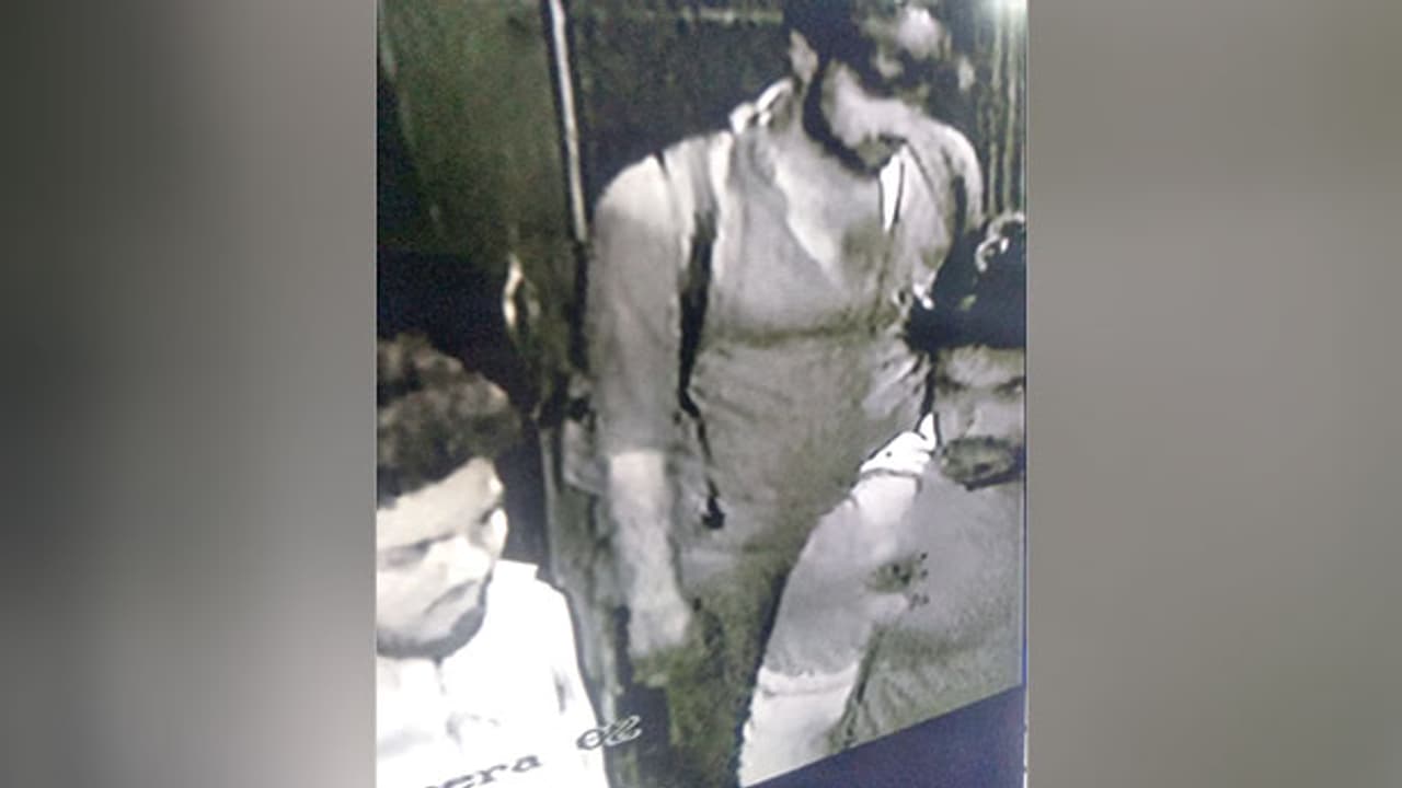 சேலத்தில் பயங்கரம்..! கணவன் மனைவி உட்பட 3 பேர் கழுத்தறுத்து கொடூரக்கொலை..! சேலத்தில் பயங்கரம்..! கணவன் மனைவி உட்பட 3 பேர் கழுத்தறுத்து கொடூரக்கொலை..!