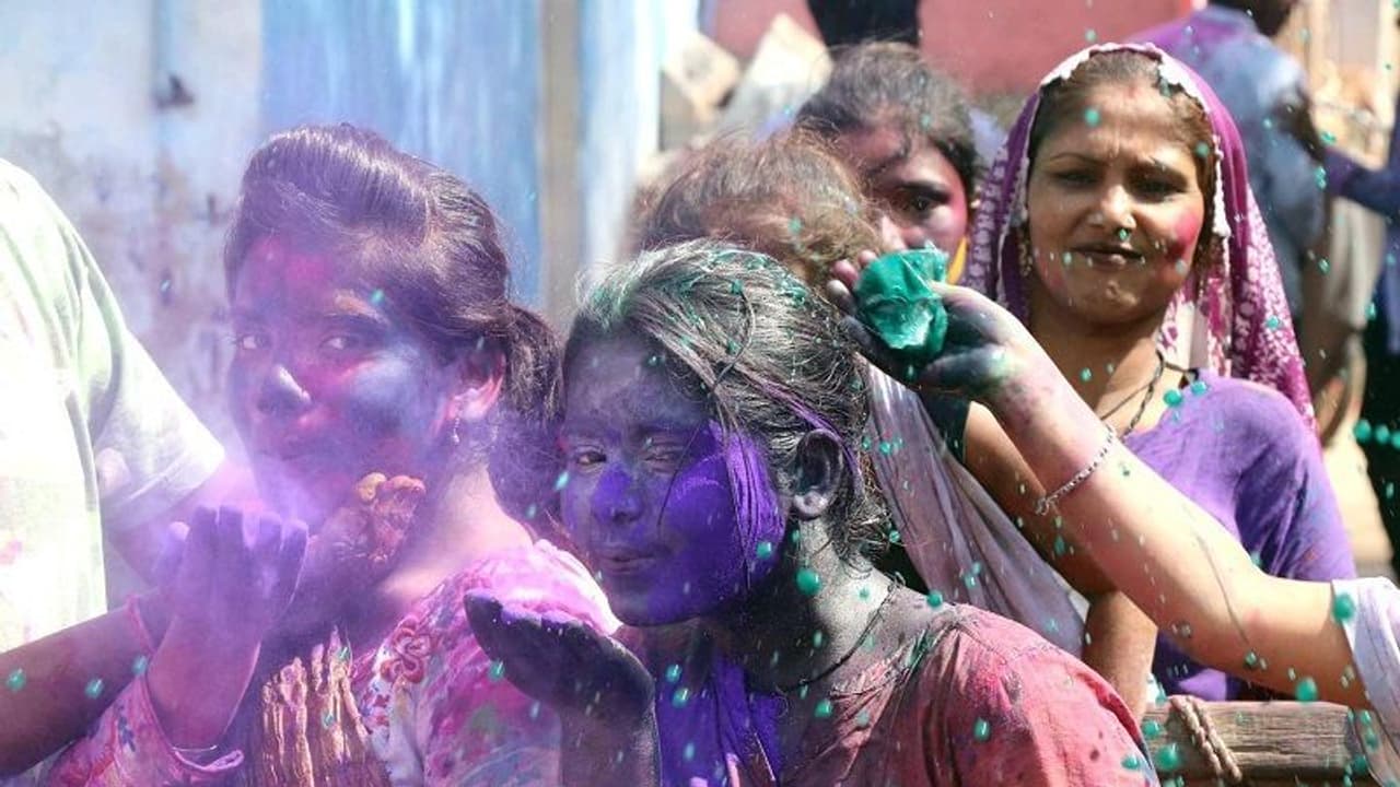 ಕೊರೋನಾ ವೈರಸ್‌ ಭೀತಿ: ಬಣ್ಣದೋಕುಳಿಯಿಂದ ದೂರ ಉಳಿದ ಯುವ ಜನತೆ!