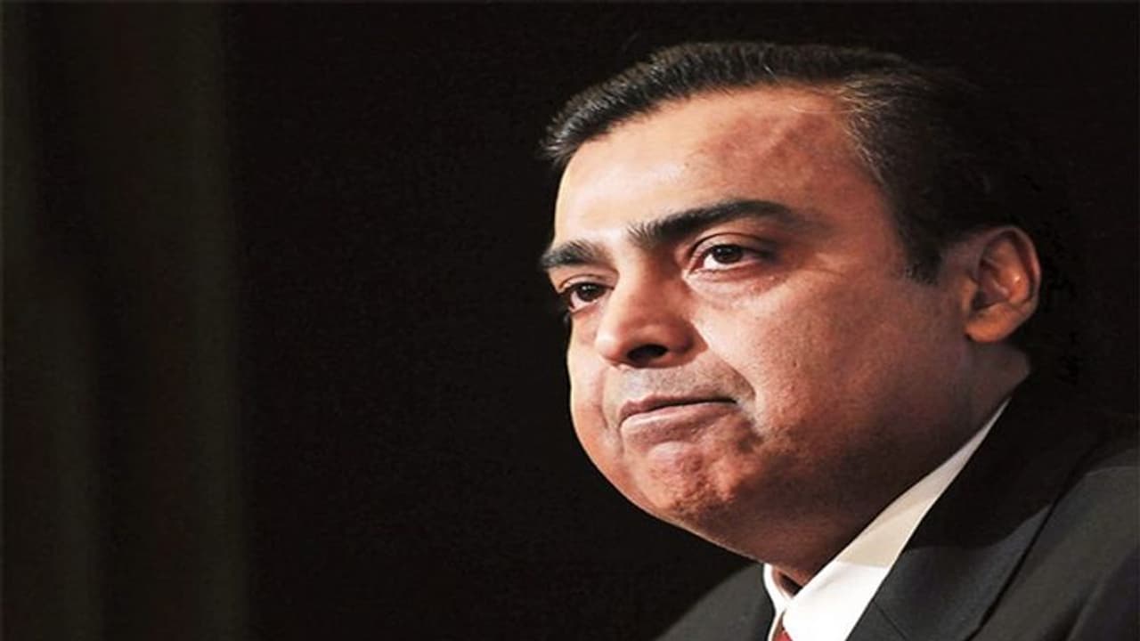 ಇದಪ್ಪಾ ಏಟು ಅಂದ್ರೆ, ದೊಡ್ಡ ಪಟ್ಟ ಕಳೆದುಕೊಂಡ ಮುಖೇಶ್ ಅಂಬಾನಿ ಇದಪ್ಪಾ ಏಟು ಅಂದ್ರೆ, ದೊಡ್ಡ ಪಟ್ಟ ಕಳೆದುಕೊಂಡ ಮುಖೇಶ್ ಅಂಬಾನಿ