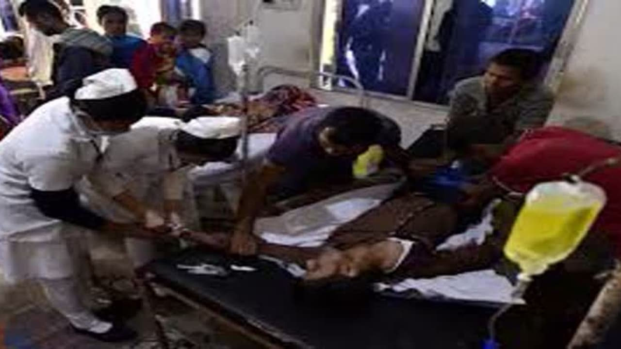 கொரோனாவிடம் தப்ப கள்ளச்சாராயம் குடித்த மக்கள்..! 27 பேர் துடிதுடித்து பலி..! கொரோனாவிடம் தப்ப கள்ளச்சாராயம் குடித்த மக்கள்..! 27 பேர் துடிதுடித்து பலி..!