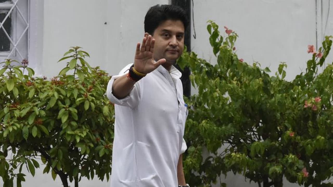 Madhya Pradesh crisis: Jyotiraditya Scindia meets PM Modi, gives jitters to CM Kamal Nath Madhya Pradesh crisis: Jyotiraditya Scindia meets PM Modi, gives jitters to CM Kamal Nath