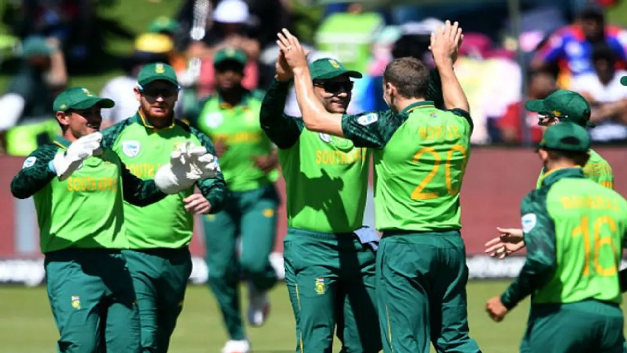 করোনা আতঙ্কের জের, ভারত সফরে হাত মেলাবেন না প্রোটিয়া ক্রিকেটাররা করোনা আতঙ্কের জের, ভারত সফরে হাত মেলাবেন না প্রোটিয়া ক্রিকেটাররা