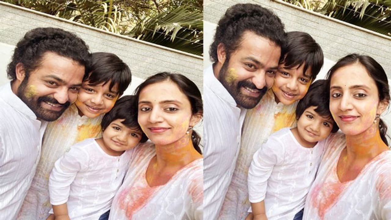 ఎన్టీఆర్ చిన్న కొడుకుపై హరీష్ కామెంట్స్.. వదిలితే దూకేస్తాడు! ఎన్టీఆర్ చిన్న కొడుకుపై హరీష్ కామెంట్స్.. వదిలితే దూకేస్తాడు!