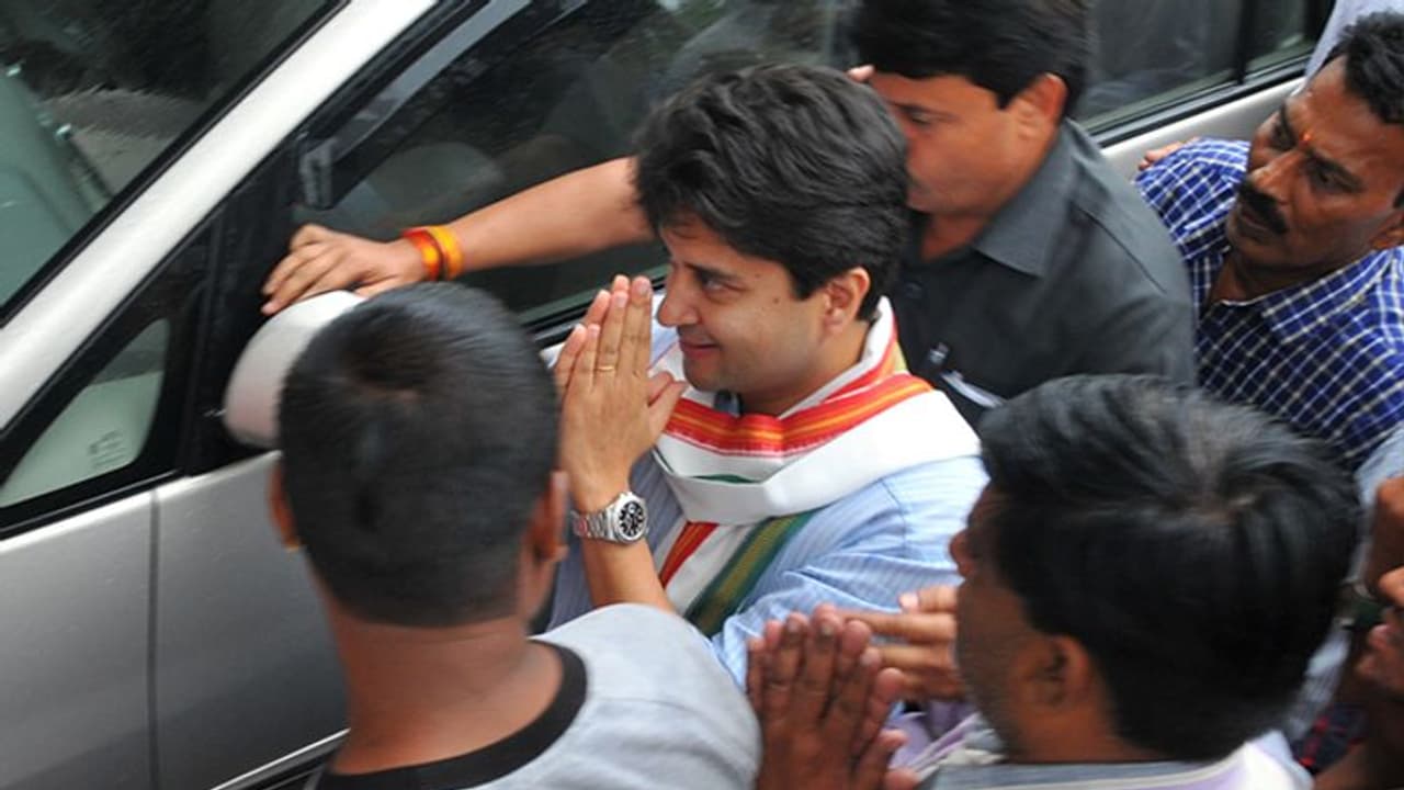 ಸಿಂಧಿಯಾ ಬಂಡಾಯಕ್ಕೇನು ಕಾರಣ? ಸೀಕ್ರೆಟ್ ಔಟ್! ಸಿಂಧಿಯಾ ಬಂಡಾಯಕ್ಕೇನು ಕಾರಣ? ಸೀಕ್ರೆಟ್ ಔಟ್!