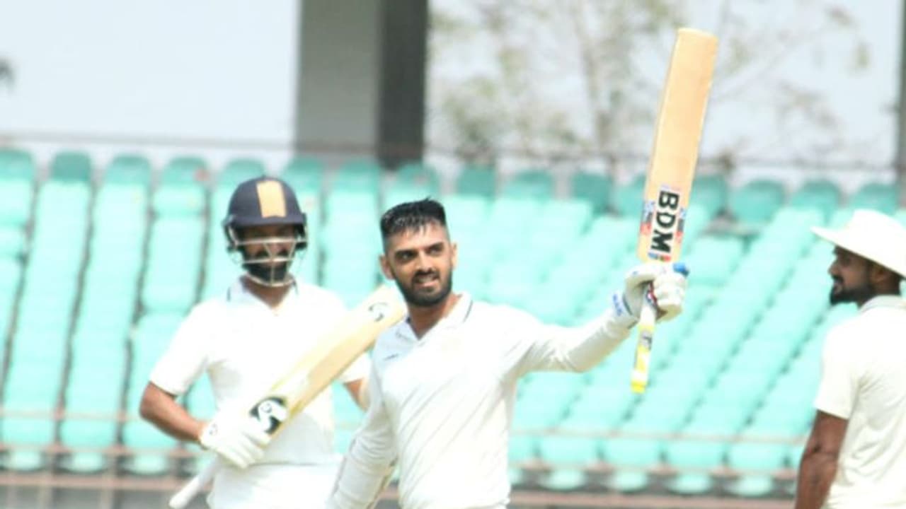 രഞ്ജി ട്രോഫി ഫൈനല്: ബംഗാളിനെതിരെ സൗരാഷ്ട്ര മികച്ച സ്കോറിലേക്ക് രഞ്ജി ട്രോഫി ഫൈനല്: ബംഗാളിനെതിരെ സൗരാഷ്ട്ര മികച്ച സ്കോറിലേക്ക്