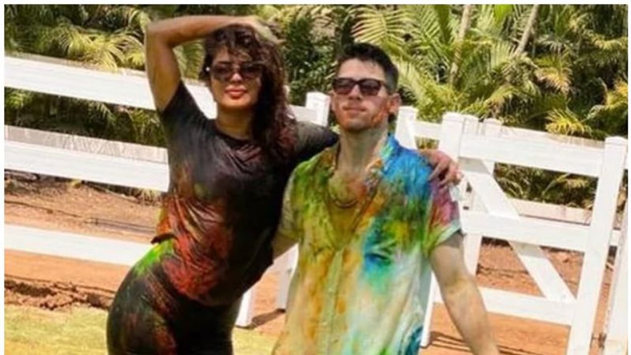 കുറച്ചുദിവസങ്ങളായി ഞങ്ങള് നിറങ്ങളിലാണ്, ഹോളി ആഘോഷത്തിന്റെ സന്തോഷവുമായി പ്രിയങ്ക ചോപ്ര കുറച്ചുദിവസങ്ങളായി ഞങ്ങള് നിറങ്ങളിലാണ്, ഹോളി ആഘോഷത്തിന്റെ സന്തോഷവുമായി പ്രിയങ്ക ചോപ്ര