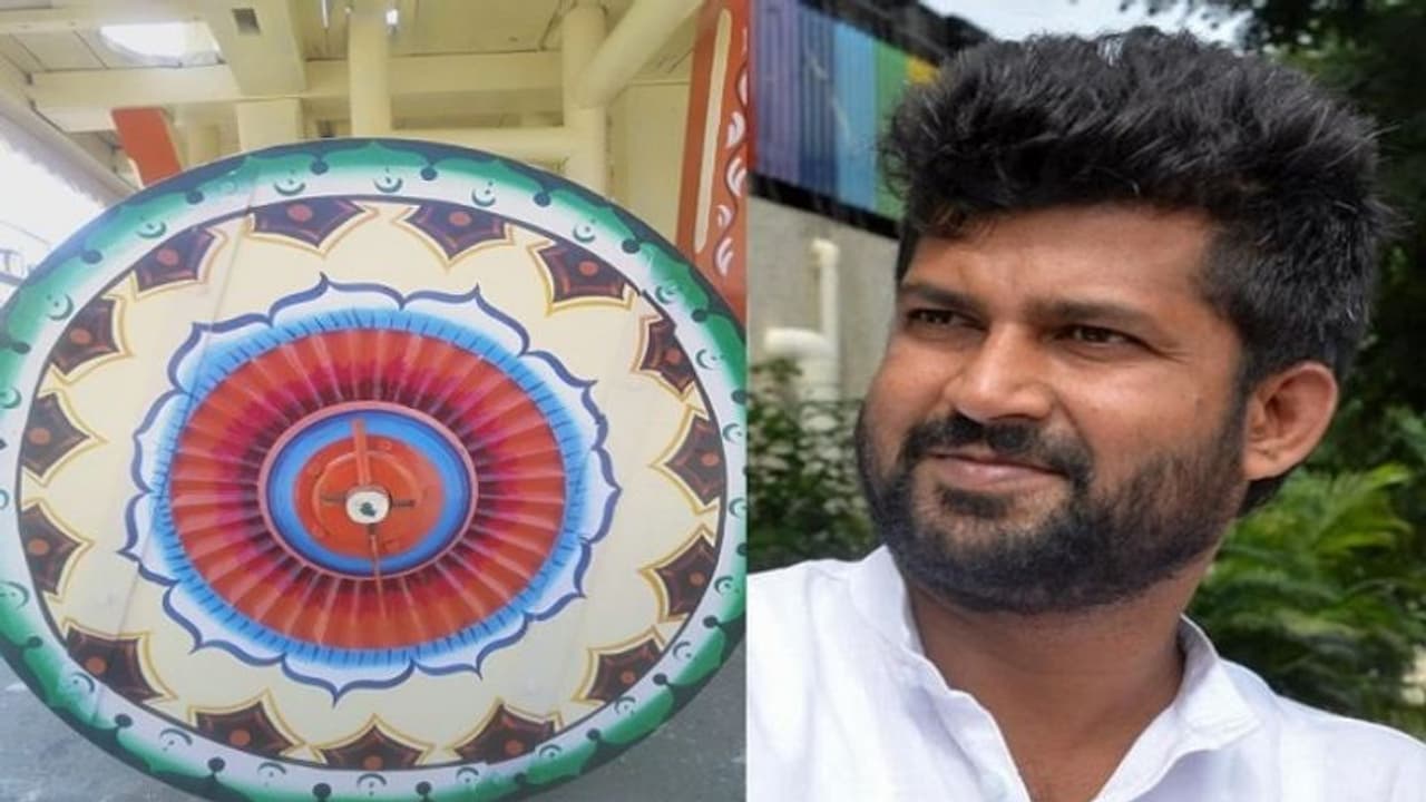 ಇಂಥದ್ದನ್ನು ಸಹಿಸಬೇಕಾ ಹೇಳಿ? ಪಾಠ ಕಲಿಸದೇ ಬಿಡಲ್ಲ ಎಂದ ಸಿಂಹ ಇಂಥದ್ದನ್ನು ಸಹಿಸಬೇಕಾ ಹೇಳಿ? ಪಾಠ ಕಲಿಸದೇ ಬಿಡಲ್ಲ ಎಂದ ಸಿಂಹ