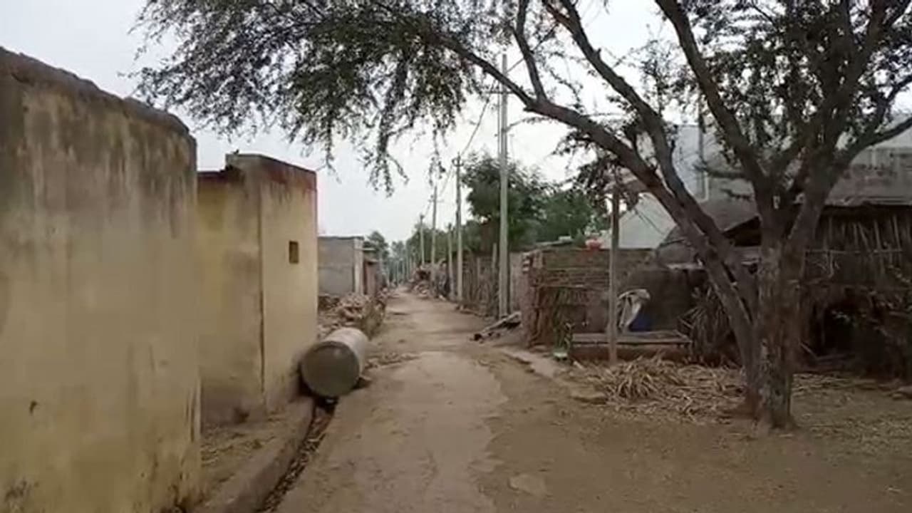 ಕೂಡ್ಲಿಗಿ: ಸುಂಕ್ಲಮ್ಮದೇವಿ ಜಾತ್ರೆಗಾಗಿ ಇಡೀ ಊರೇ ಖಾಲಿ ಖಾಲಿ! ಕೂಡ್ಲಿಗಿ: ಸುಂಕ್ಲಮ್ಮದೇವಿ ಜಾತ್ರೆಗಾಗಿ ಇಡೀ ಊರೇ ಖಾಲಿ ಖಾಲಿ!