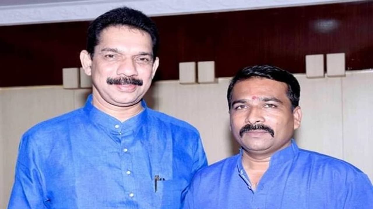 ಬಾಗಲಕೋಟೆ: ನೌಕರಿ ಆಸೆ ತೋರಿಸಿ ಲಕ್ಷ ಲಕ್ಷ ಪೀಕಿದ ಬಿಜೆಪಿ ಮುಖಂಡ? ಬಾಗಲಕೋಟೆ: ನೌಕರಿ ಆಸೆ ತೋರಿಸಿ ಲಕ್ಷ ಲಕ್ಷ ಪೀಕಿದ ಬಿಜೆಪಿ ಮುಖಂಡ?