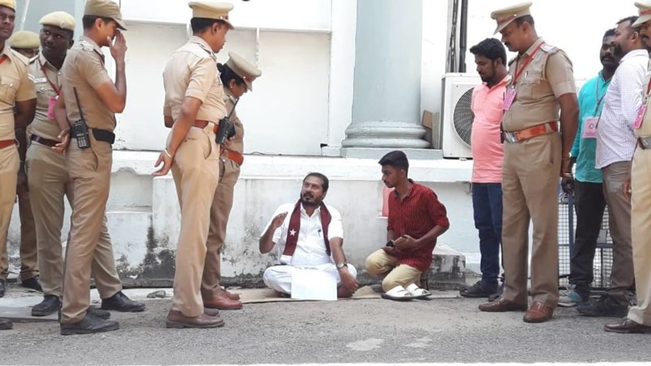 சட்டமன்றத்தில் போர்களம் பூண்ட எம்எல்ஏ தமிமுன் அன்சாரி..!! மக்களுக்கான போராட்டம் தொடரும் என உறுதி...!! சட்டமன்றத்தில் போர்களம் பூண்ட எம்எல்ஏ தமிமுன் அன்சாரி..!! மக்களுக்கான போராட்டம் தொடரும் என உறுதி...!!