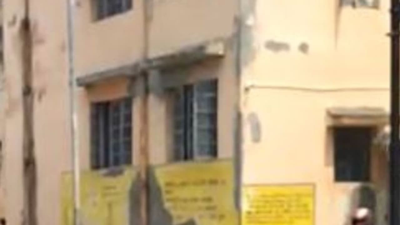 পাওনা টাকা দিতে না পারায় শ্লীলতাহানির অভিযোগ, একা পেয়ে বৌদির উপর চড়াও দেওর ভাসুর পাওনা টাকা দিতে না পারায় শ্লীলতাহানির অভিযোগ, একা পেয়ে বৌদির উপর চড়াও দেওর ভাসুর