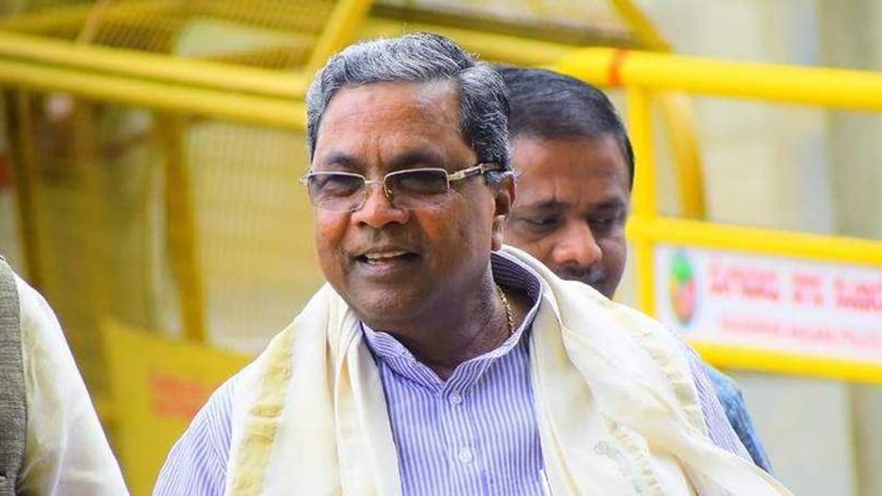 52 ವರ್ಷ ಆರೆಸ್ಸೆಸ್‌ ರಾಷ್ಟ್ರಧ್ವಜ ಹಾರಿಸದಿರಲು ಏನು ಕಾರಣ?: ಸಿದ್ದರಾಮಯ್ಯ