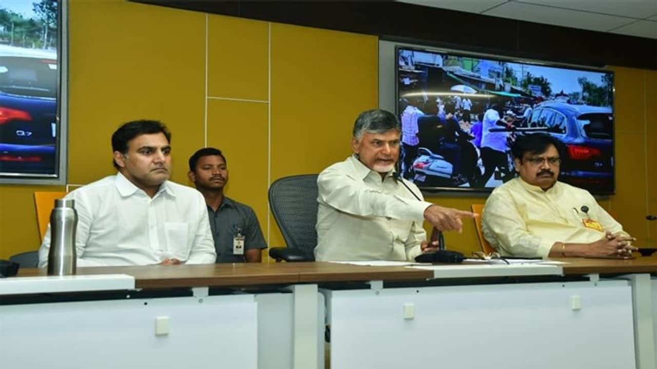 చంపేస్తారా, డీజీపీ సమాధానం చెప్పాలి: మాచర్ల ఘటనపై బాబు ఆగ్రహం చంపేస్తారా, డీజీపీ సమాధానం చెప్పాలి: మాచర్ల ఘటనపై బాబు ఆగ్రహం