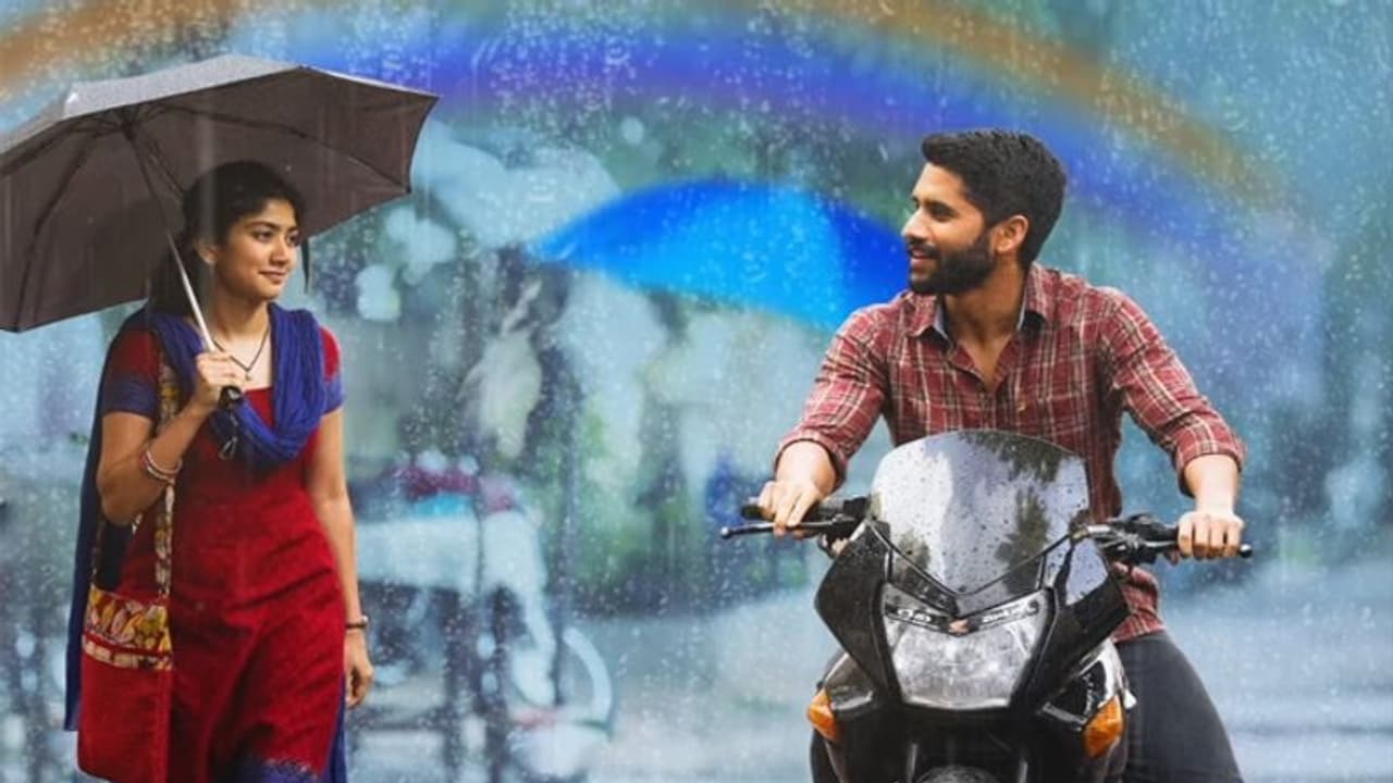 చైతు, సాయి పల్లవి 'లవ్ స్టోరీ'.. వినసొంపుగా 'ఏయ్ పిల్ల' సాంగ్ చైతు, సాయి పల్లవి 'లవ్ స్టోరీ'.. వినసొంపుగా 'ఏయ్ పిల్ల' సాంగ్