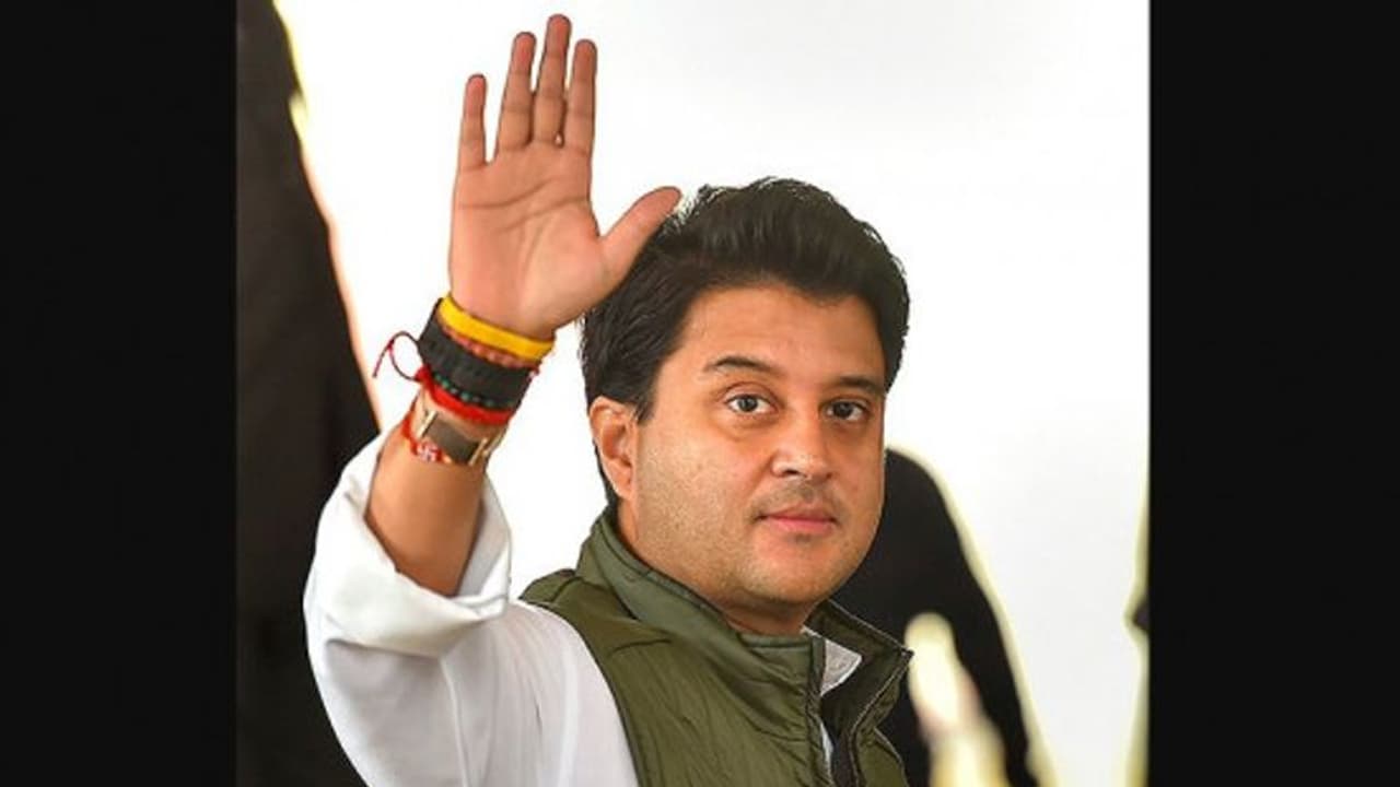 'ബാക്ക് ബെഞ്ചര്' പരാമര്ശം; രാഹുലിന് മറുപടിയുമായി സിന്ധ്യ 'ബാക്ക് ബെഞ്ചര്' പരാമര്ശം; രാഹുലിന് മറുപടിയുമായി സിന്ധ്യ