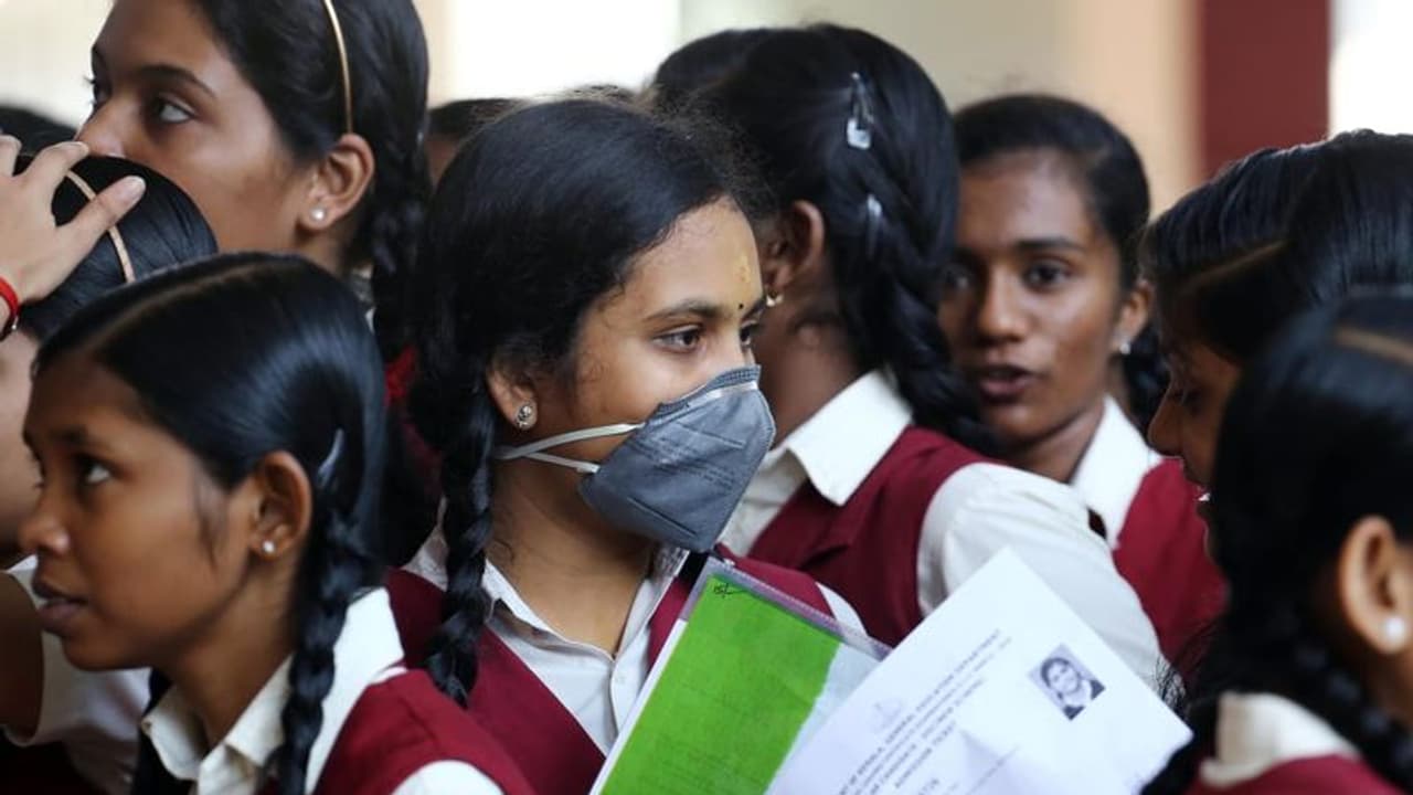 মুম্বইতে এবার করোনার থাবা, দেশে আক্রান্তের সংখ্যা বেড়ে ৬৮, পিছোতে পারে আইপিএল ম্যাচ মুম্বইতে এবার করোনার থাবা, দেশে আক্রান্তের সংখ্যা বেড়ে ৬৮, পিছোতে পারে আইপিএল ম্যাচ