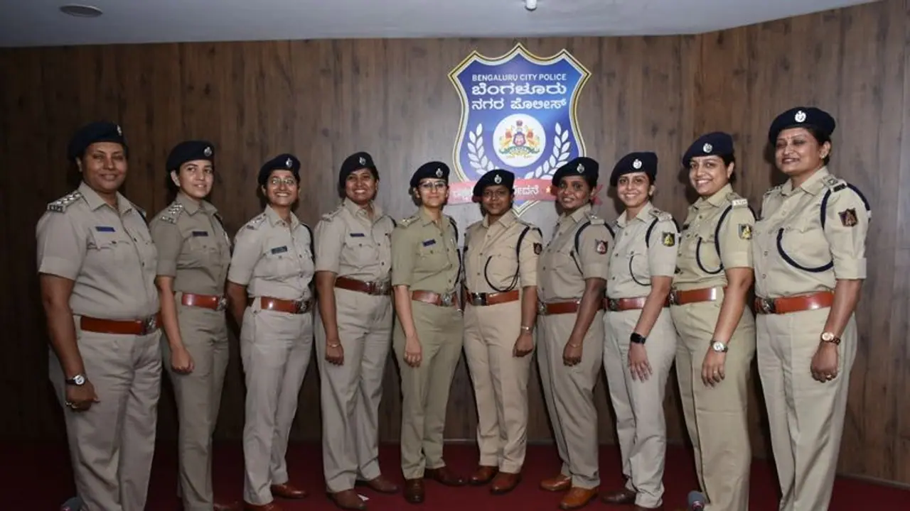 Karnataka Admin Reforms Panel: ನಾನ್ ಗೆಜೆಟೆಡ್ ಹುದ್ದೆಗಳಲ್ಲಿ ಮಹಿಳೆಯರಿಗೆ ಶೇ.33 ಮೀಸಲಾತಿ ನೀಡುವಂತೆ ಶಿಫಾರಸು Karnataka Admin Reforms Panel: ನಾನ್ ಗೆಜೆಟೆಡ್ ಹುದ್ದೆಗಳಲ್ಲಿ ಮಹಿಳೆಯರಿಗೆ ಶೇ.33 ಮೀಸಲಾತಿ ನೀಡುವಂತೆ ಶಿಫಾರಸು