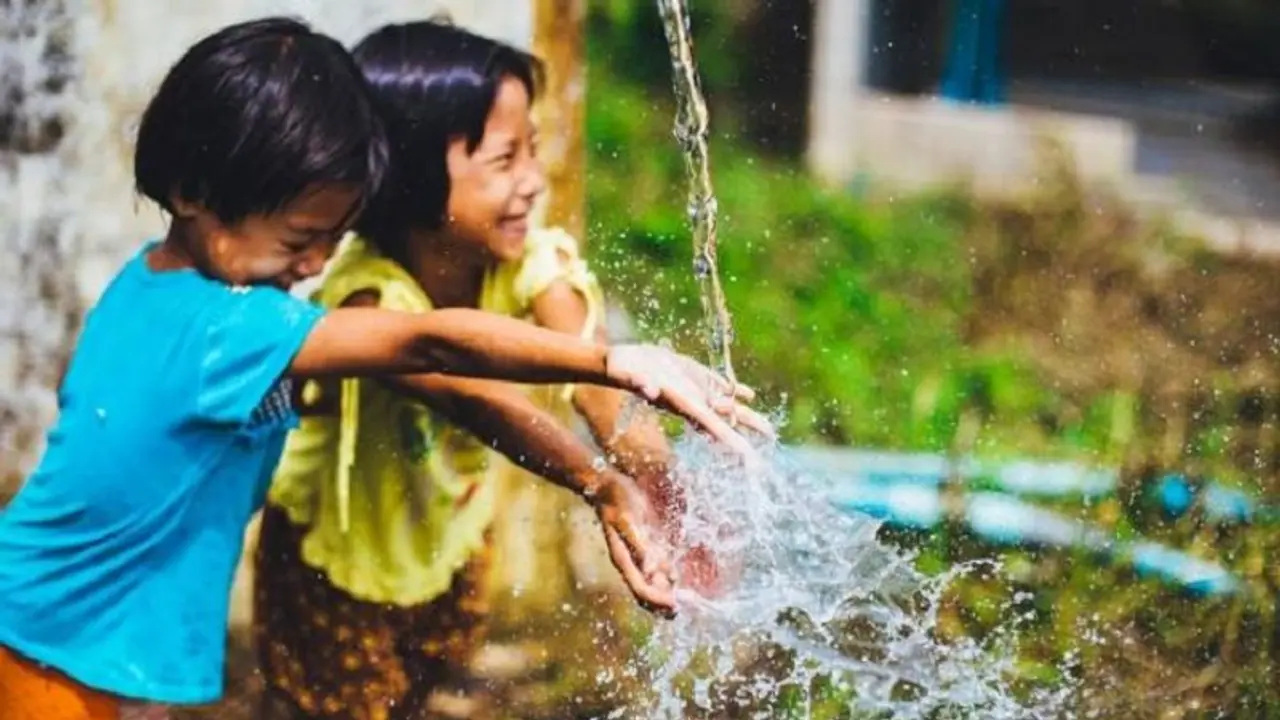 चाहते हैं बच्चों का सही विकास तो इन 5 बातों का जरूर रखें ध्यान चाहते हैं बच्चों का सही विकास तो इन 5 बातों का जरूर रखें ध्यान