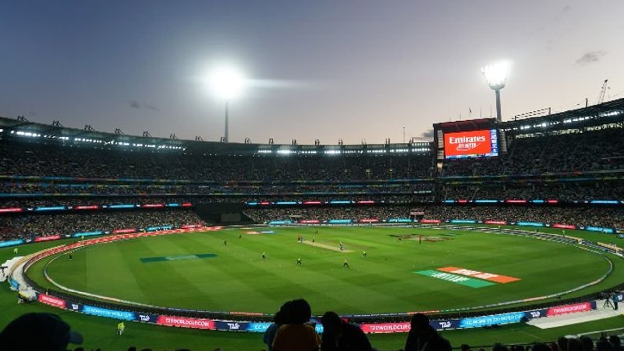 മെല്ബണില് ഇന്ത്യ ഓസീസ് ഫൈനല് കണ്ട കാണിക്ക് കൊവിഡ് 19 മെല്ബണില് ഇന്ത്യ ഓസീസ് ഫൈനല് കണ്ട കാണിക്ക് കൊവിഡ് 19