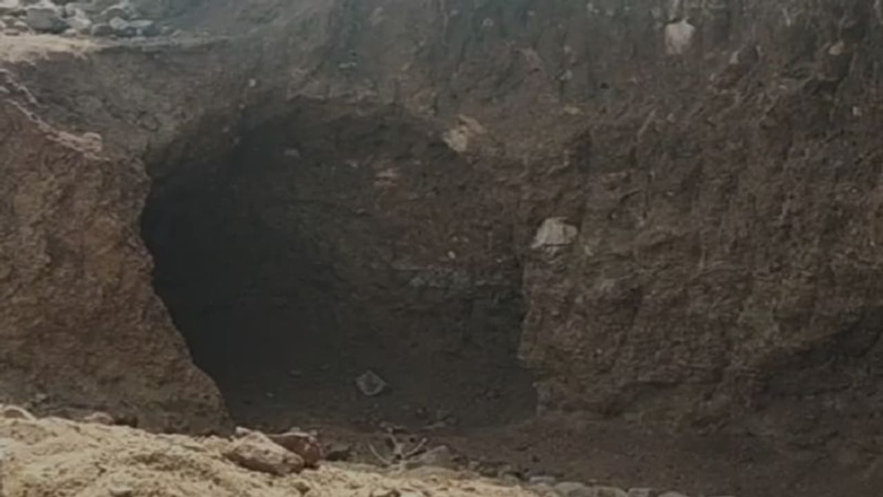 ಜಮಖಂಡಿ: ಏಕಾಏಕಿ ಕುಸಿದ ಗುಡ್ಡದ ಮಣ್ಣು , ಓರ್ವ ಕಾರ್ಮಿಕನ ದುರ್ಮರಣ