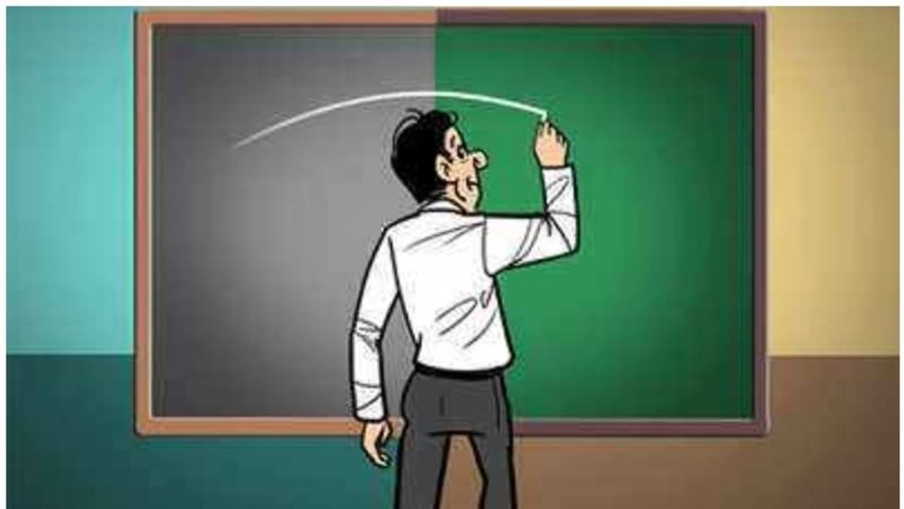 ഇത് യുവജന വിരുദ്ധം, പ്രതീക്ഷകൾ തകർക്കരുത്! റിട്ടയർ ചെയ്ത അധ്യാപകരെ ഗസ്റ്റായി നിയമിക്കുന്നതിനെതിരെ ഡിവൈഎഫ്ഐ ഇത് യുവജന വിരുദ്ധം, പ്രതീക്ഷകൾ തകർക്കരുത്! റിട്ടയർ ചെയ്ത അധ്യാപകരെ ഗസ്റ്റായി നിയമിക്കുന്നതിനെതിരെ ഡിവൈഎഫ്ഐ