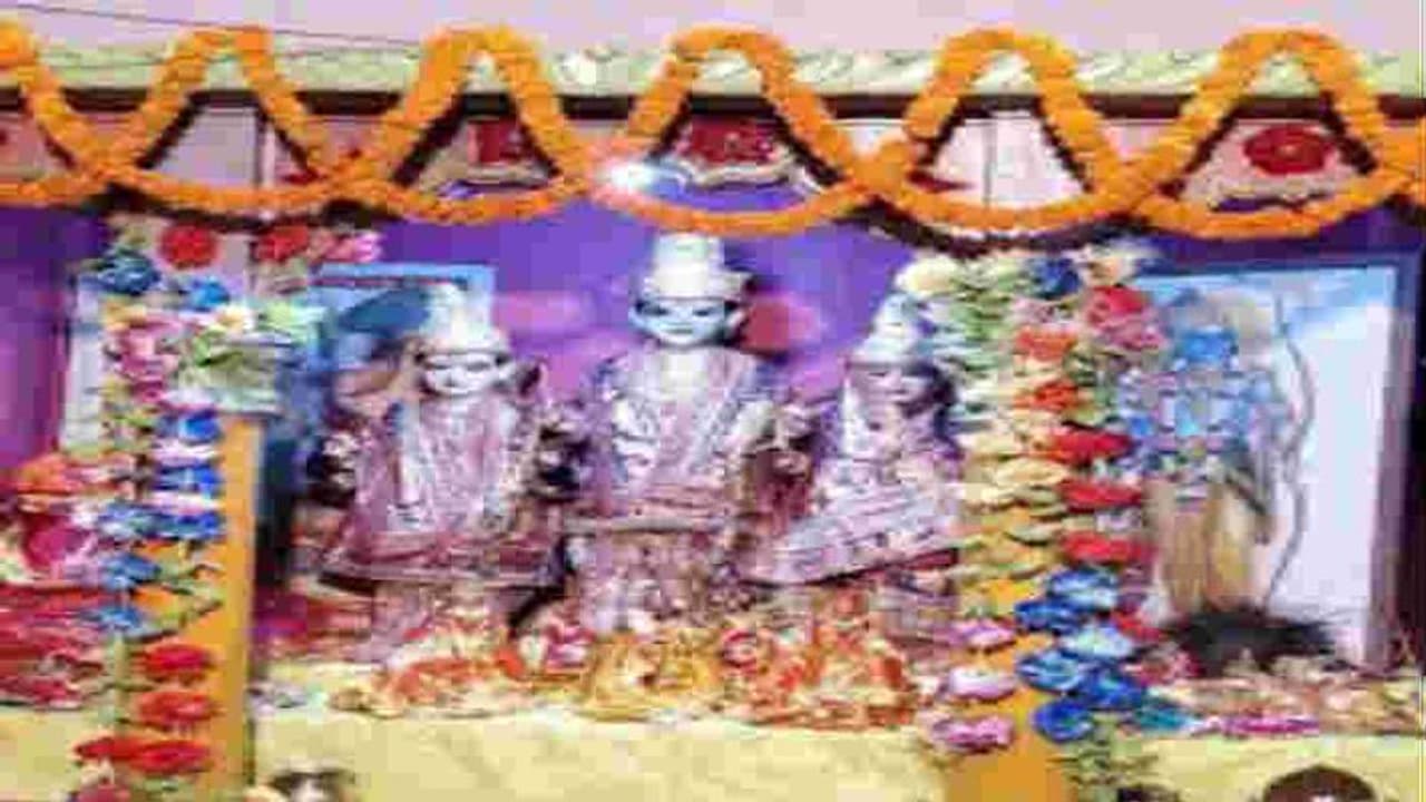 भगवान भी सुरक्षित नहीं, मंदिर में घुसकर CCTV मोड़ा और उठा ले गए दो करोड़ की मूर्ति भगवान भी सुरक्षित नहीं, मंदिर में घुसकर CCTV मोड़ा और उठा ले गए दो करोड़ की मूर्ति