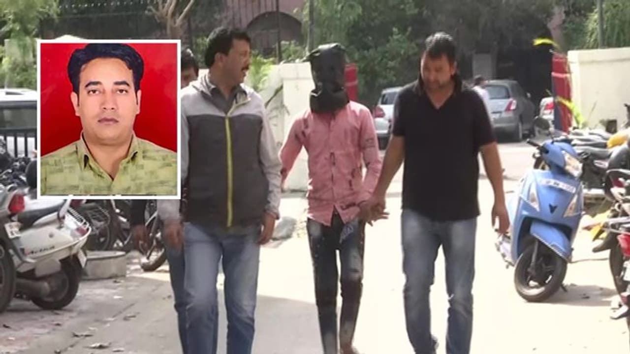 अंकित के शरीर पर थे 400 घाव, नाले में मिला था शव... ताहिर हुसैन के बाद अब आरोपी सलमान भी अरेस्ट अंकित के शरीर पर थे 400 घाव, नाले में मिला था शव... ताहिर हुसैन के बाद अब आरोपी सलमान भी अरेस्ट