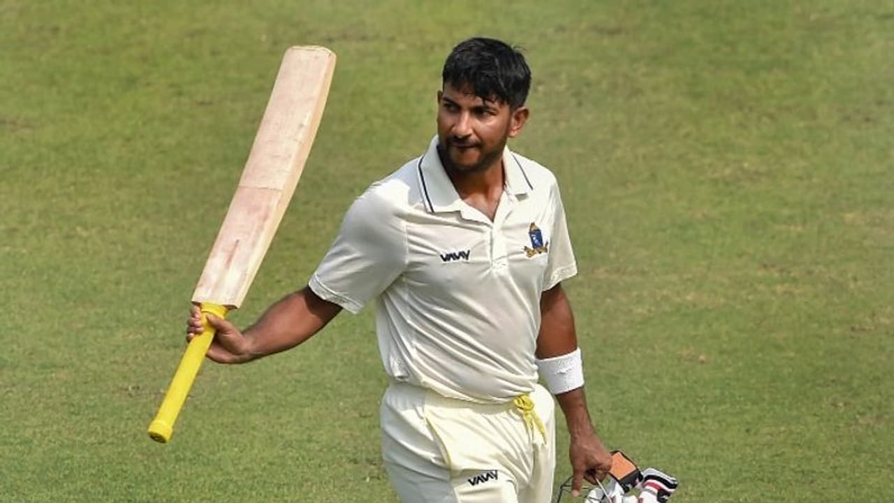 രഞ്ജി ട്രോഫി ഫൈനല്: സൗരാഷ്ട്രയ്ക്കെതിരെ ബംഗാള് ഒന്നാം ഇന്നിങ്സ് ലീഡിനരികെ രഞ്ജി ട്രോഫി ഫൈനല്: സൗരാഷ്ട്രയ്ക്കെതിരെ ബംഗാള് ഒന്നാം ഇന്നിങ്സ് ലീഡിനരികെ