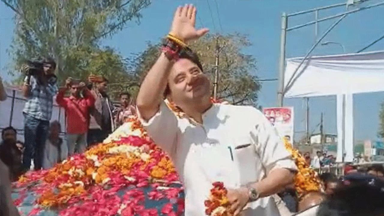 एमपी में सरकार बनते ही सिंधिया को दिया शिवराज सरकार ने 'तोहफा', जानें क्या है मामला