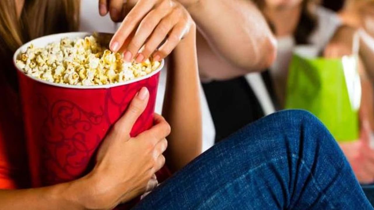 दिल्ली में सभी सिनेमा हॉल 31 मार्च तक बंद, कोरोना से निपटने के लिए खाली फ्लैट में लगाए जा रहे हैं बेड दिल्ली में सभी सिनेमा हॉल 31 मार्च तक बंद, कोरोना से निपटने के लिए खाली फ्लैट में लगाए जा रहे हैं बेड