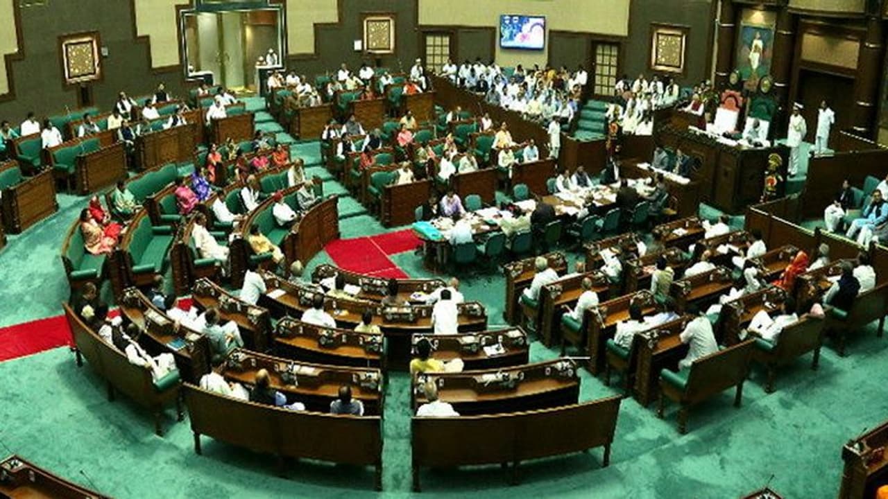 মধ্যপ্রদেশে হচ্ছে না আস্থা ভোট, ১০ দিনের স্বস্তিতে কমল নাথ মধ্যপ্রদেশে হচ্ছে না আস্থা ভোট, ১০ দিনের স্বস্তিতে কমল নাথ