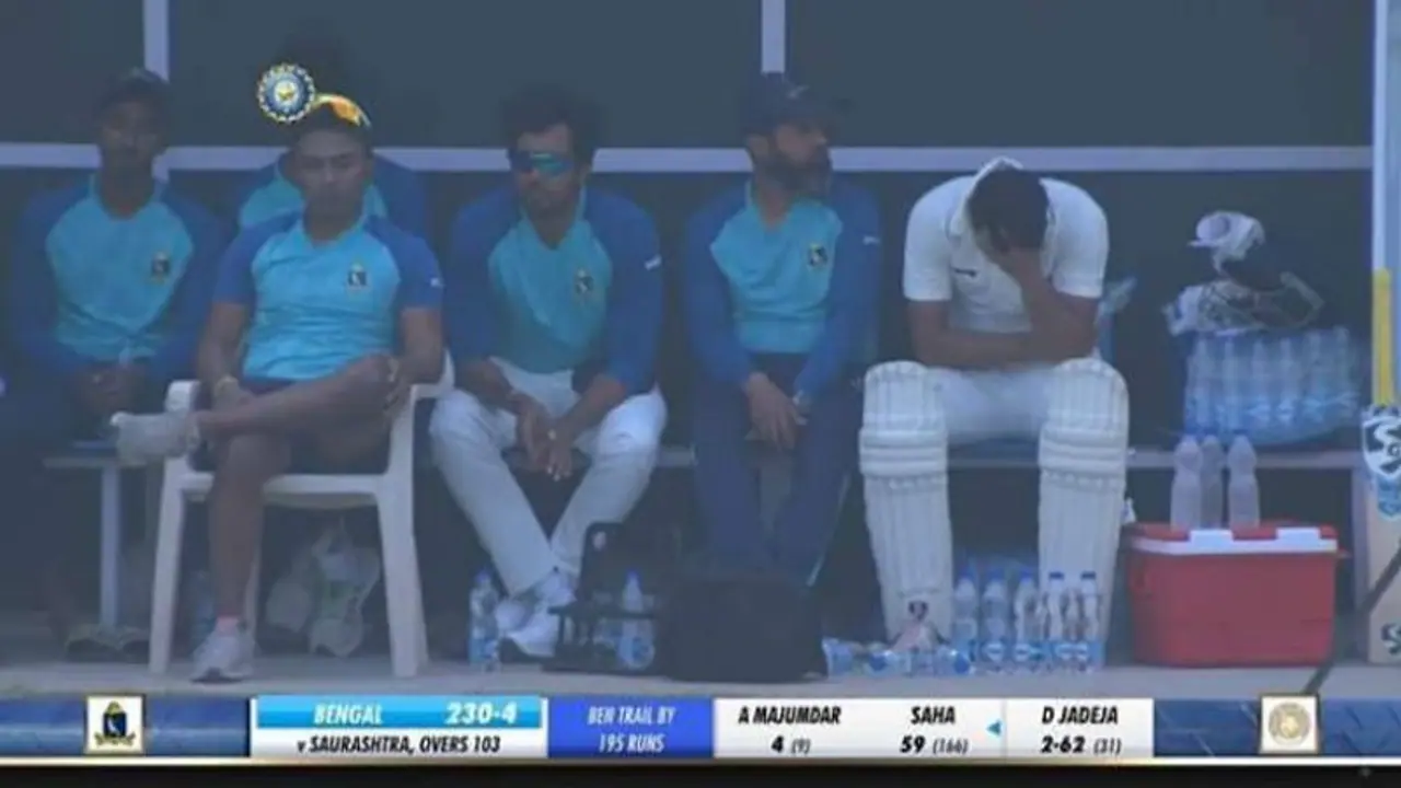 পঞ্চম দিনের শুরুতেই উইকেট হারিয়ে চাপে বাংলা পঞ্চম দিনের শুরুতেই উইকেট হারিয়ে চাপে বাংলা