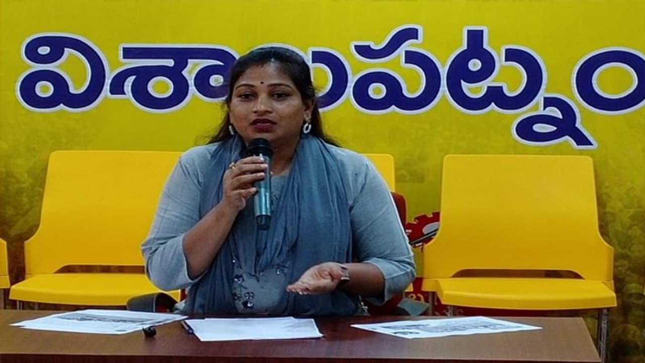 హొం మంత్రి సుచరితపై అనిత సీరియస్ కామెంట్స్