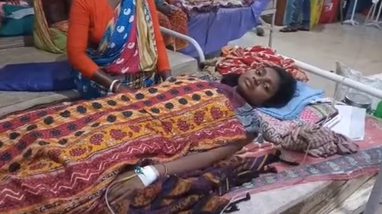 বজ্রপাতে বাবাকে হারিয়ে গুরুতর জখম উচ্চ মাধ্যমিক পরীক্ষার্থী, শোকের ছায়া বাঁকুড়ায় বজ্রপাতে বাবাকে হারিয়ে গুরুতর জখম উচ্চ মাধ্যমিক পরীক্ষার্থী, শোকের ছায়া বাঁকুড়ায়