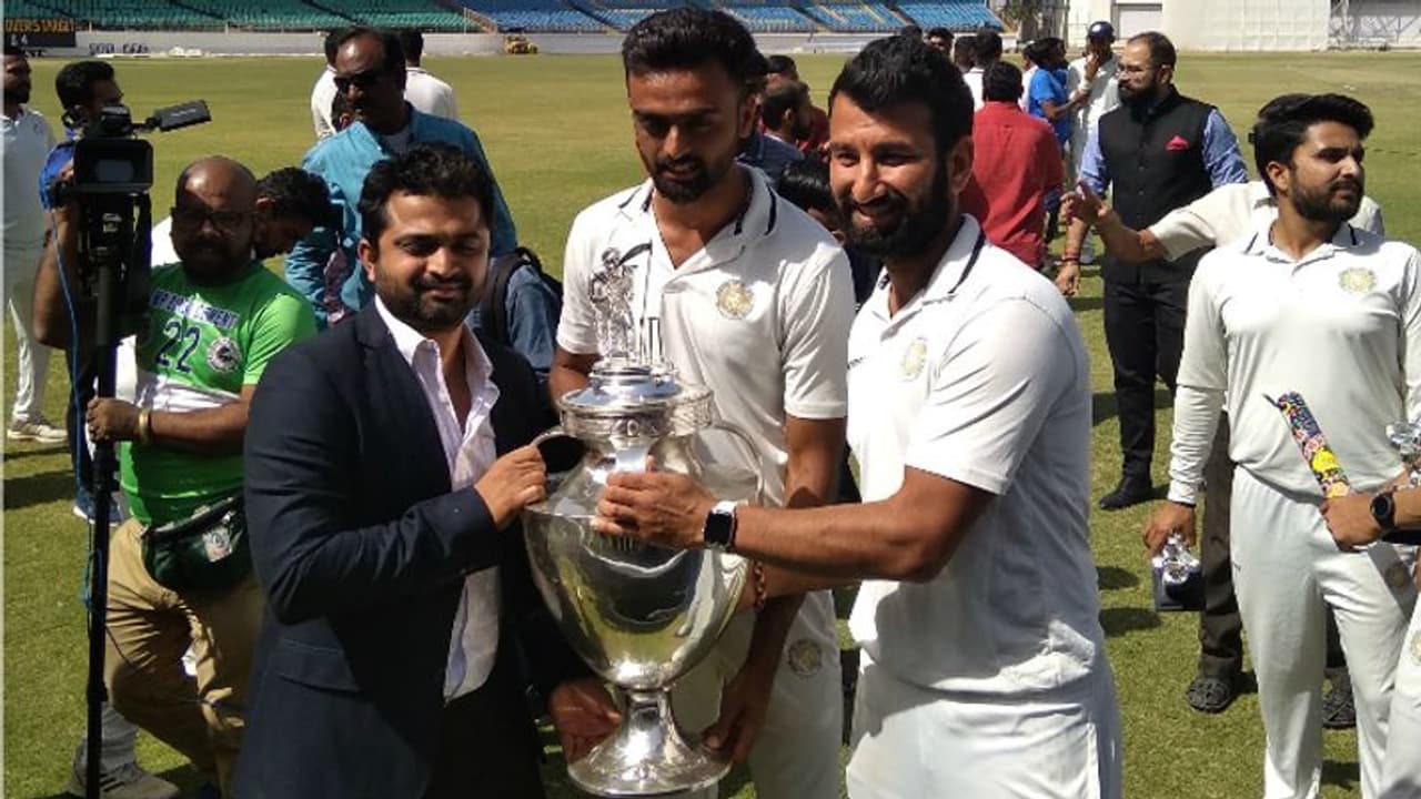 முதல் முறையாக ரஞ்சி கோப்பையை வென்று வரலாறு படைத்த சவுராஷ்டிரா முதல் முறையாக ரஞ்சி கோப்பையை வென்று வரலாறு படைத்த சவுராஷ்டிரா