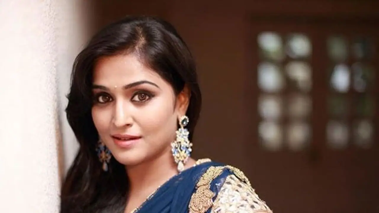 ബിഗ് ബോസിലേക്കെത്തുമോ? ക്ഷണിച്ചിട്ടുണ്ടെന്ന് രമ്യ നമ്പീശന് ബിഗ് ബോസിലേക്കെത്തുമോ? ക്ഷണിച്ചിട്ടുണ്ടെന്ന് രമ്യ നമ്പീശന്