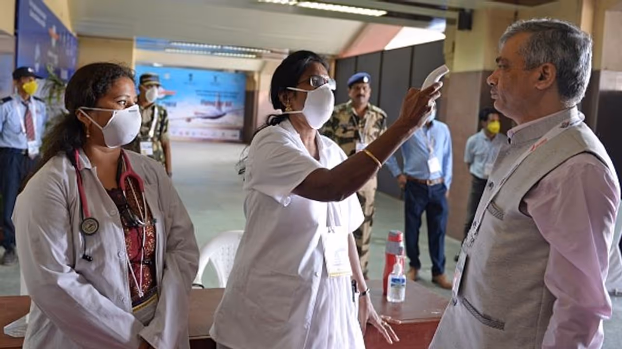 ഇന്ത്യയിൽ കൊവിഡ് മരണം 27 ആയി; 1024 രോഗബാധിതർ, പ്രതിരോധം ശക്തിപ്പെടുത്തി രാജ്യം