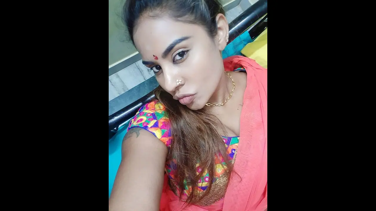 "எனக்கு அசல் தான் வேணும்"... இளம் முன்னணி நடிகரை வம்பிழுக்கும் சர்ச்சை நாயகி ஸ்ரீரெட்டி...!