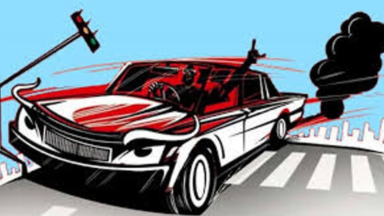 ర్యాష్ డ్రైవింగ్: బైక్ ను ఢీకొట్టి లాక్కెళ్లిన కారు, జేఎన్టీయూ విద్యార్థి మృతి ర్యాష్ డ్రైవింగ్: బైక్ ను ఢీకొట్టి లాక్కెళ్లిన కారు, జేఎన్టీయూ విద్యార్థి మృతి