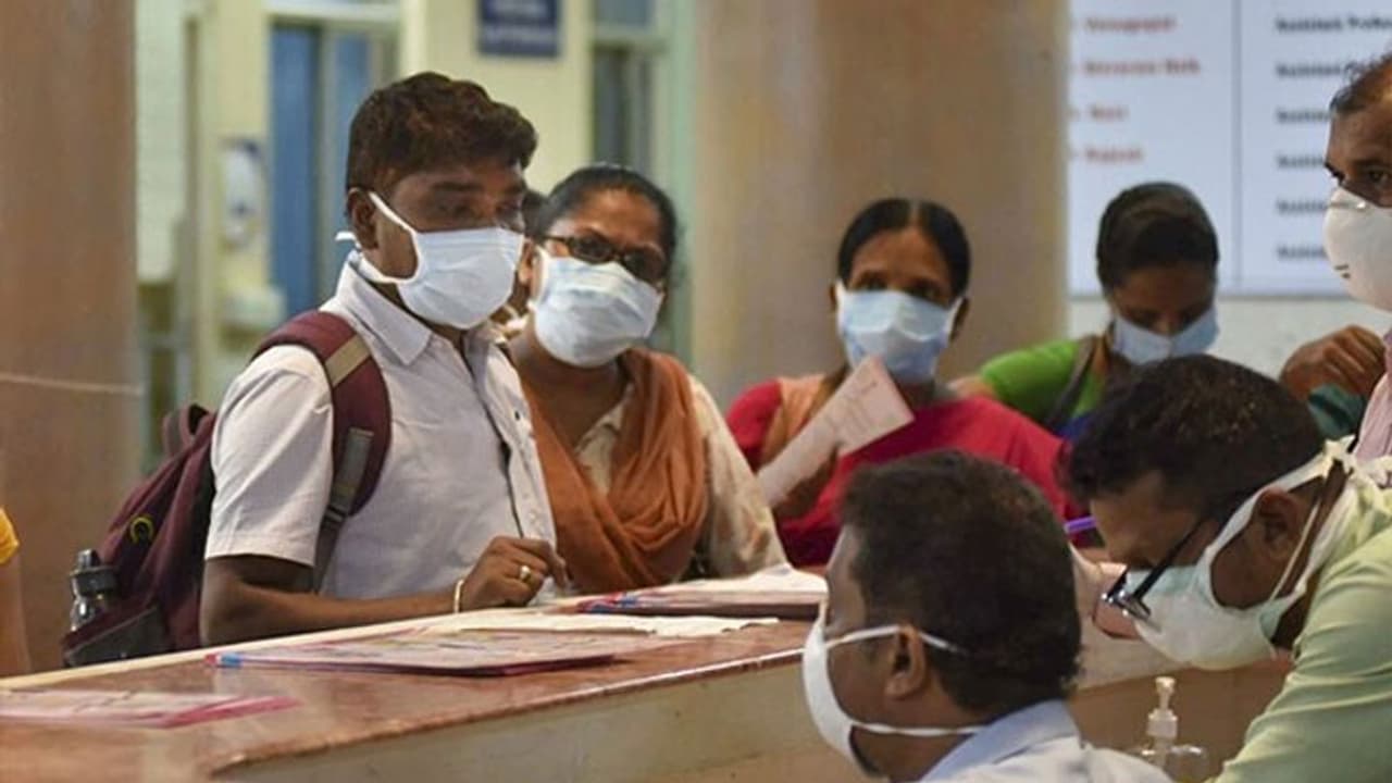 कोरोना वायरस से भारत में दूसरी मौत, दिल्ली में 68 साल की महिला ने तोड़ा दम, देश में अब तक संक्रमण के 82 मामले कोरोना वायरस से भारत में दूसरी मौत, दिल्ली में 68 साल की महिला ने तोड़ा दम, देश में अब तक संक्रमण के 82 मामले