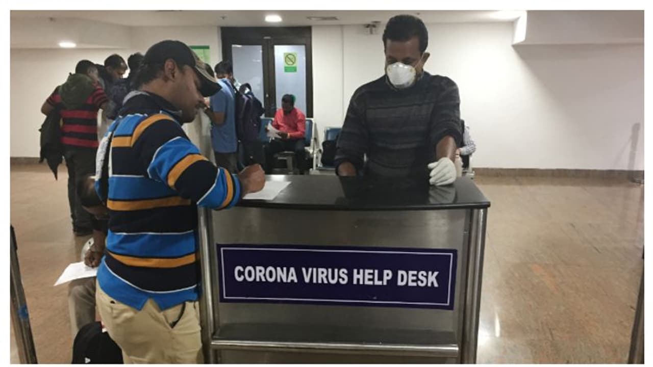 കൊവിഡ് 19: കണ്ണൂരിലെ രോഗിക്കൊപ്പം ദുബൈയിലുണ്ടായിരുന്നവരെ നാട്ടിലെത്തിച്ചു കൊവിഡ് 19: കണ്ണൂരിലെ രോഗിക്കൊപ്പം ദുബൈയിലുണ്ടായിരുന്നവരെ നാട്ടിലെത്തിച്ചു