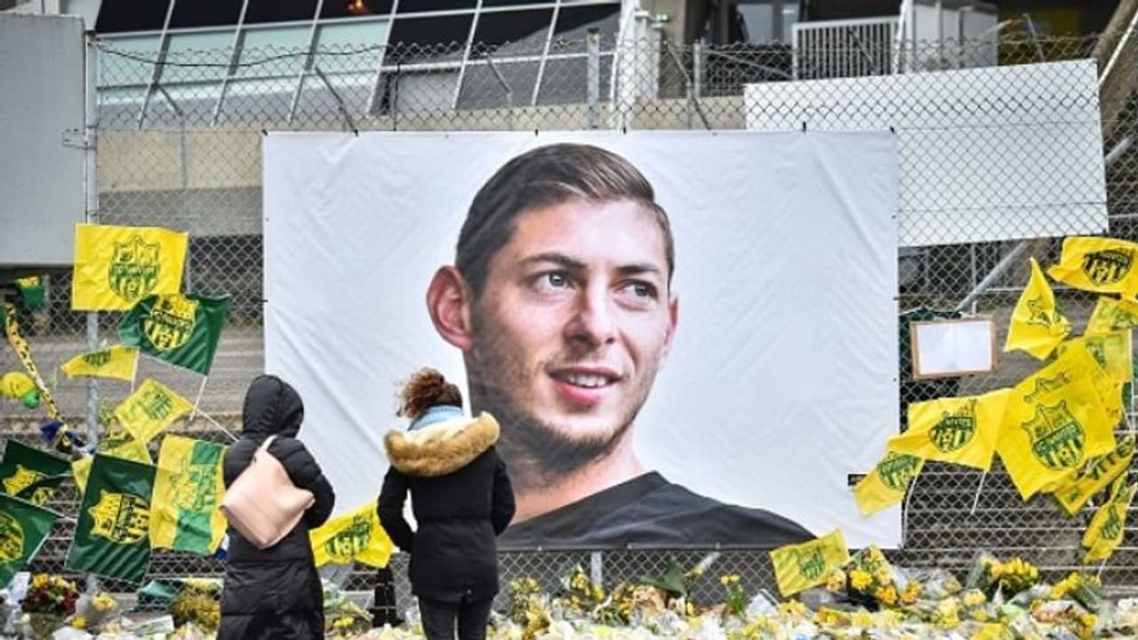 അര്ജന്റീനന് ഫുട്ബോളര് എമിലിയാനോ സലയെ മരണത്തിലേക്ക് തള്ളിയിട്ടത്? ഞെട്ടിക്കുന്ന കണ്ടെത്തൽ അര്ജന്റീനന് ഫുട്ബോളര് എമിലിയാനോ സലയെ മരണത്തിലേക്ക് തള്ളിയിട്ടത്? ഞെട്ടിക്കുന്ന കണ്ടെത്തൽ