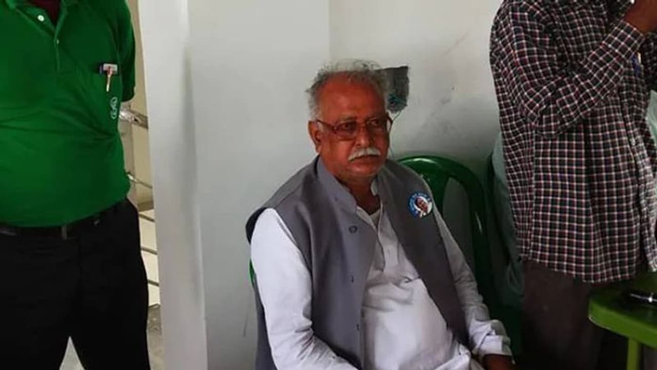 കൊല്ലപ്പെടുമെന്ന് ഭയം, ജനങ്ങള്‍ ഓര്‍ക്കാന്‍ സ്വന്തം പ്രതിമകള്‍ നിര്‍മ്മിച്ച് ത്രിണമൂല്‍ എംഎല്‍എ