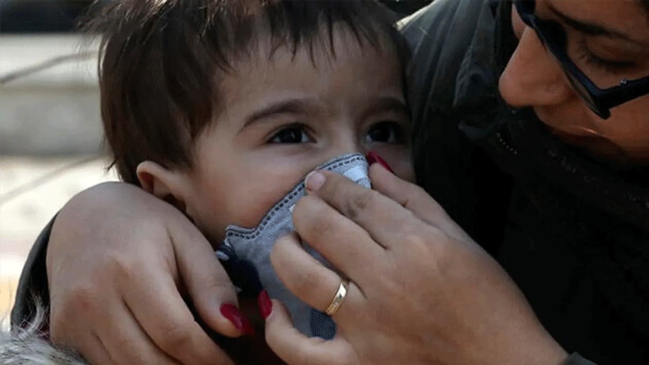 डेढ़ साल के मासूम बच्चे में मिला कोराना वायरस, मां का रो रोकर बुरा हाल... इटली से लौटा है परिवार डेढ़ साल के मासूम बच्चे में मिला कोराना वायरस, मां का रो रोकर बुरा हाल... इटली से लौटा है परिवार