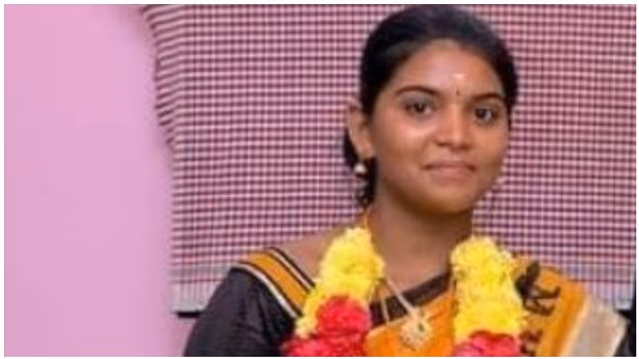 இளமதியின் வீடியோ ஆதாரம் இருக்கு... செல்வனோட சேர்த்து வைங்க... திமுக எம்.பி., செந்தில் குமார் பிடிவாதம்..!