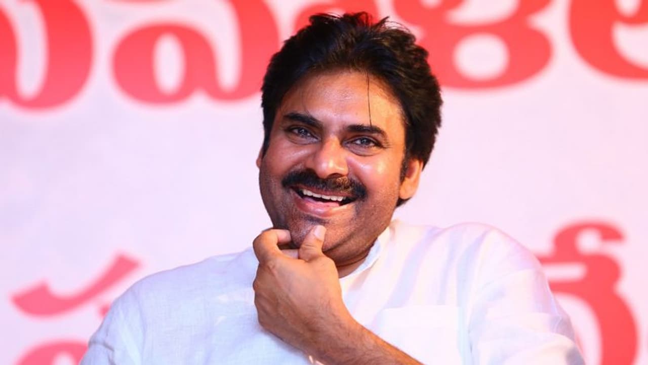 పవన్ సరసన అందాల రాక్షసి.. హరీష్ సినిమాలో క్రేజీ కాంబో! పవన్ సరసన అందాల రాక్షసి.. హరీష్ సినిమాలో క్రేజీ కాంబో!