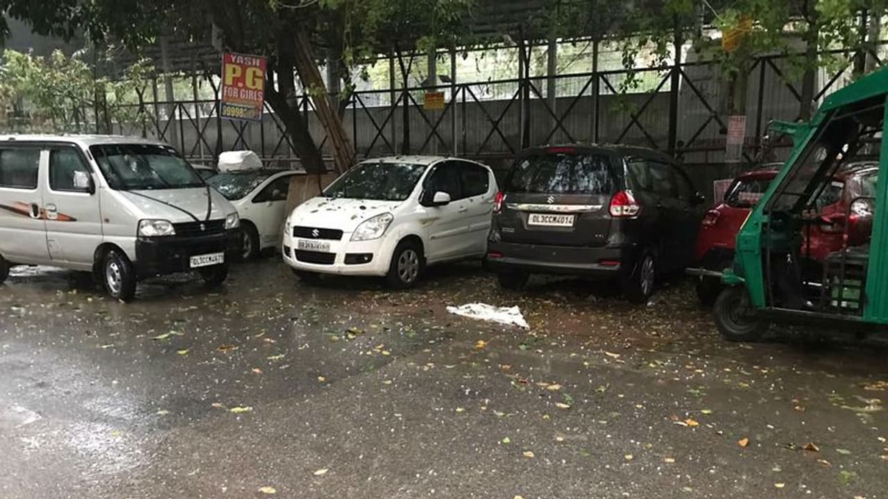 আতঙ্কের দিল্লিতে শিলাবৃষ্টির দাপট, ধুয়েমুছে সাফ হতে পারে কি করোনা আতঙ্কের দিল্লিতে শিলাবৃষ্টির দাপট, ধুয়েমুছে সাফ হতে পারে কি করোনা